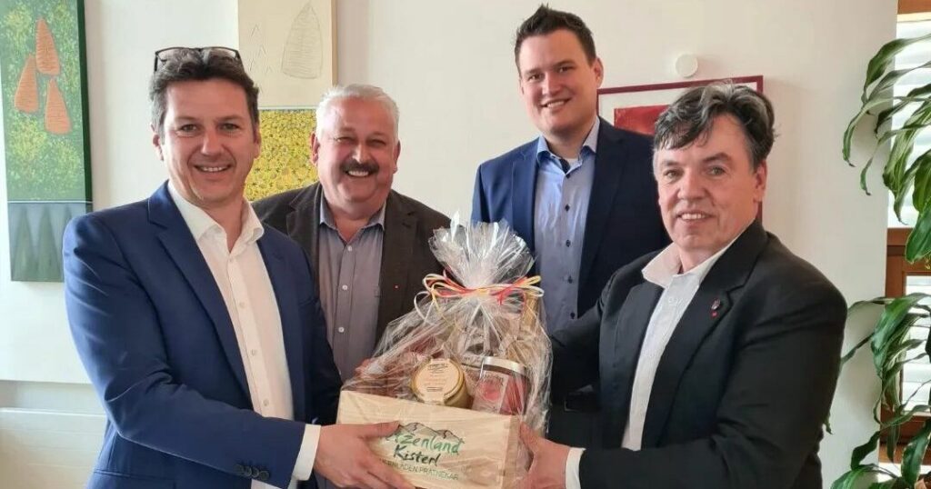 Rundgang mit Landesrat durch die Gemeinde
